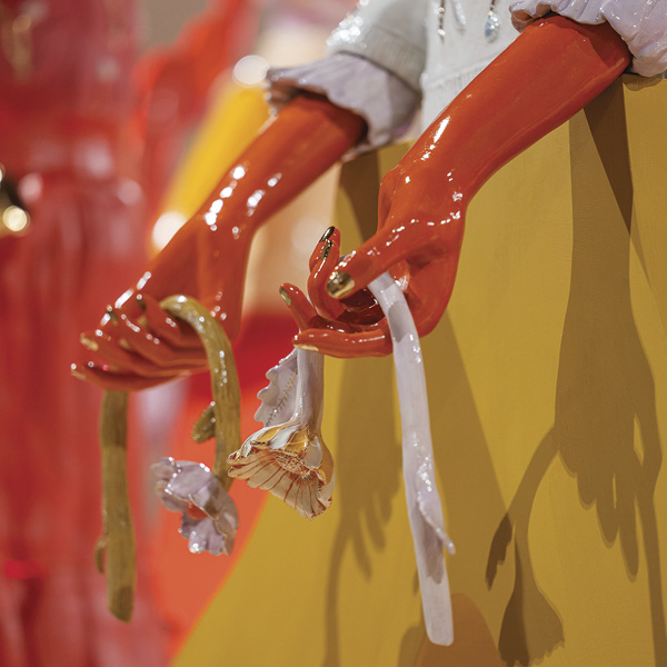 9 Emily Counts' Power Stance Ghost Light (detail), 4 ft. 10 in. (1.5 m) in height, glazed stoneware, gold luster, wood, acrylic paint, lighting components. Photo: Mario Gallucci.