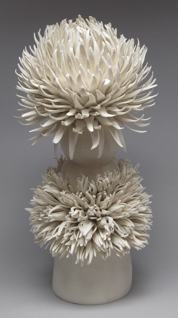 Linda Southwell's Spikes with a Ruff, 15⅜ in. (39 cm) in height, porcelain, fired in oxidation in an electric kiln to 2282°F (1250°C), 2021.
