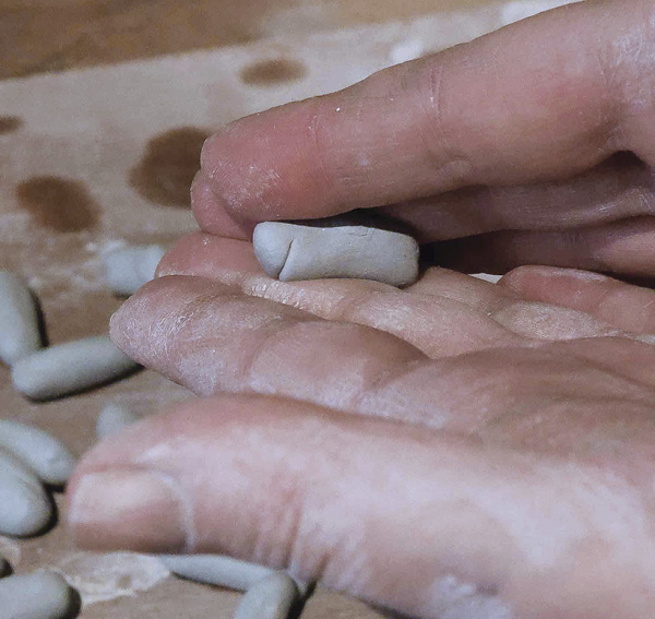 4 Smooth the clay before creating petals.